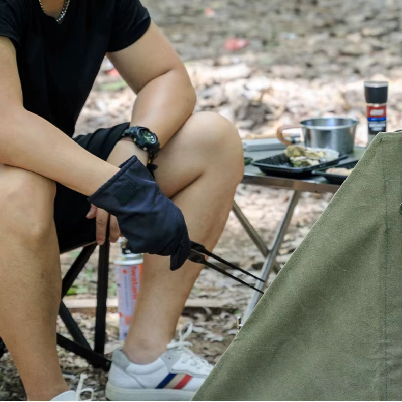 Emberguard Gloves – Flame-Retardant Camping Gloves